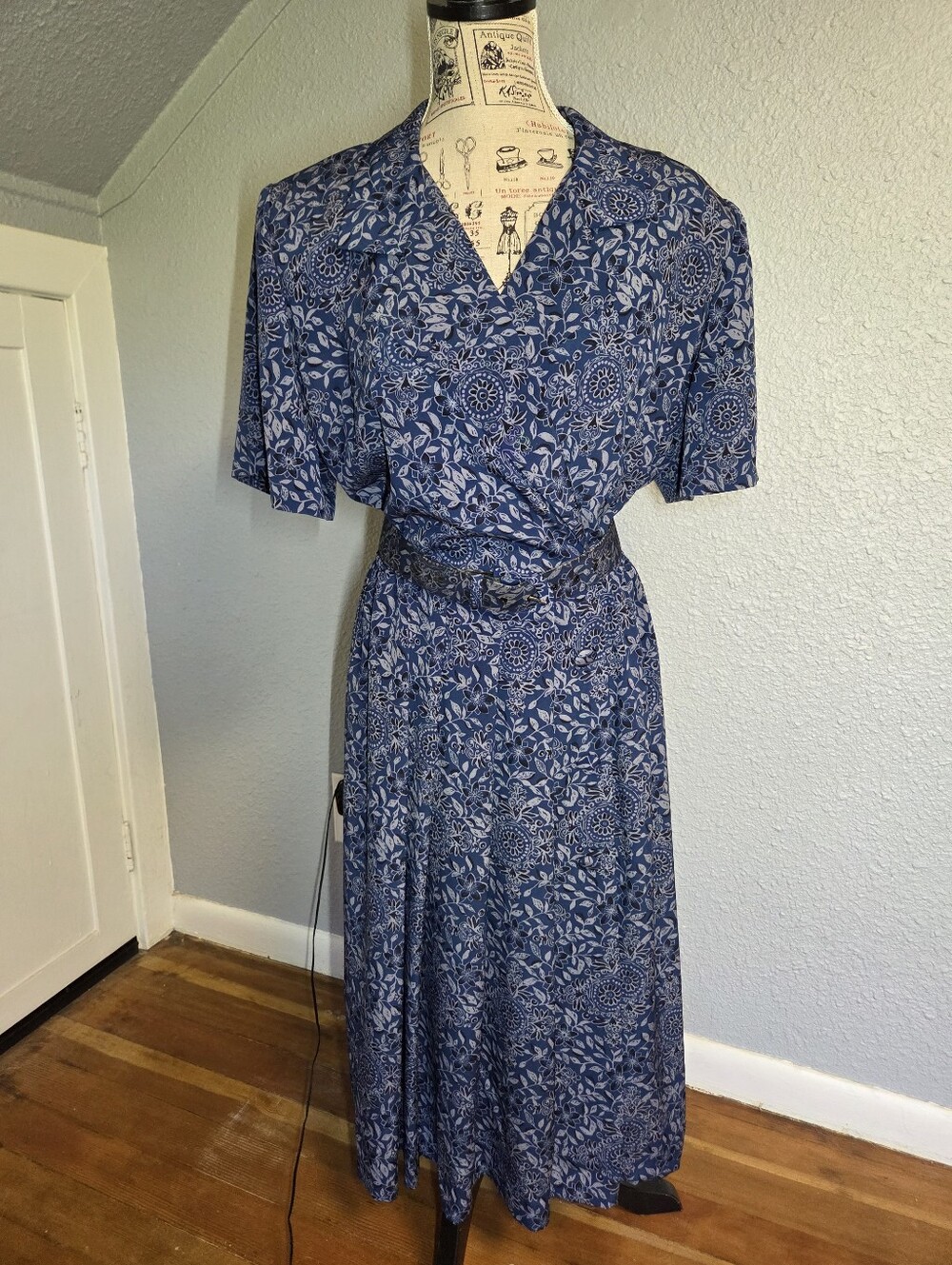 Vintage 90s Leslie Fay Dresses Blue Floral Belted Pleated Midi Women's 16WP